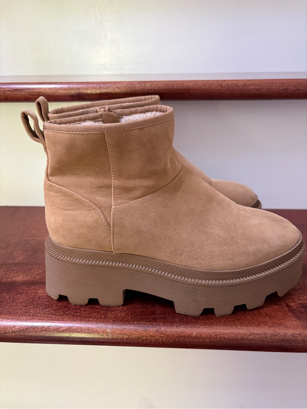 Universal Thread Tan Platform Ankle Boots ladies size 6